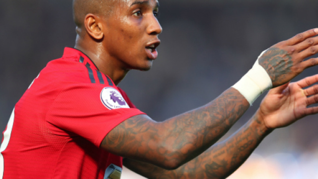 Ashley Young dit oui à Manchester United pour une prolongation