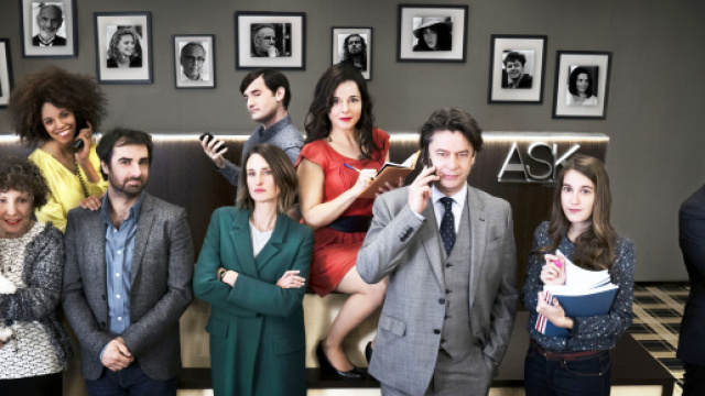 Dix pour cent" : la saison 4 en tournage avec toujours plus de stars autour de l'équipe Huppert, Dujardin... - francetvinfo.fr