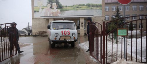 Bielorussia, studente di 15 anni aggredisce la professoressa e i suoi compagni di classe.