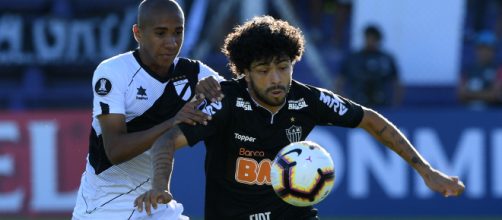 Luan é uma das apostas de gol do time brasileiro (Foto: AFP)