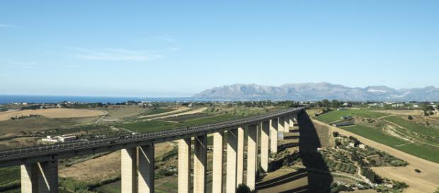 Un viadotto italiano, infrastrutture sempre più seguite con attenzione Un viadotto italiano, infrastrutture sempre più seguite con attenzione