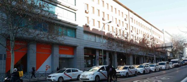 Carmena intenta igualar las condiciones del VTC con el taxi Carmena intenta igualar las condiciones del VTC con el taxi