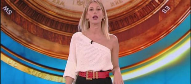 Isola, spoiler del 13 febbraio: Ariadna Romero nuova naufraga, doppia eliminazione Isola, spoiler del 13 febbraio: Ariadna Romero nuova naufraga, doppia eliminazione