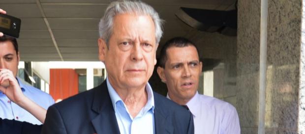 José Dirceu critica o próprio PT em evento - (Foto: Fabio Rodrigues Pozzebom/Agência Brasil) José Dirceu critica o próprio PT em evento - (Foto: Fabio Rodrigues Pozzebom/Agência Brasil)