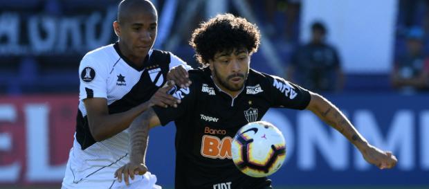Luan é uma das apostas de gol do time brasileiro (Foto: AFP) Luan é uma das apostas de gol do time brasileiro (Foto: AFP)