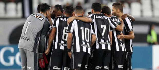 Botafogo busca se livrar de novo vexame (Foto: Divulgação/ Botafogo) Botafogo busca se livrar de novo vexame (Foto: Divulgação/ Botafogo)