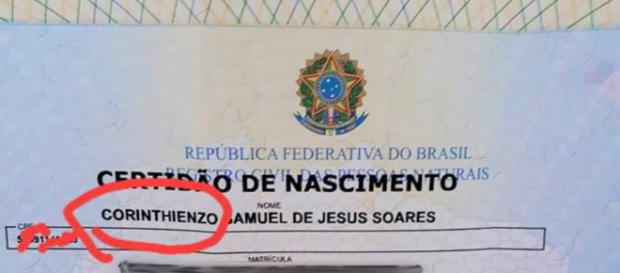 Corinthienzo: criança foi batizada em homenagem ao time do coração do pai (Reprodução/Veja SP) Corinthienzo: criança foi batizada em homenagem ao time do coração do pai (Reprodução/Veja SP)