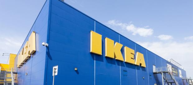 Milano, all'Ikea avrebbero rubato mobili e arredi: sospesi e indagati 30 dipendenti Milano, all'Ikea avrebbero rubato mobili e arredi: sospesi e indagati 30 dipendenti