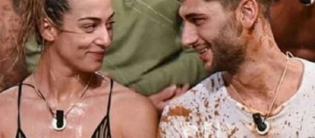 Isola dei Famosi, la Sorgè e Jeremias si sono baciati Isola dei Famosi, la Sorgè e Jeremias si sono baciati