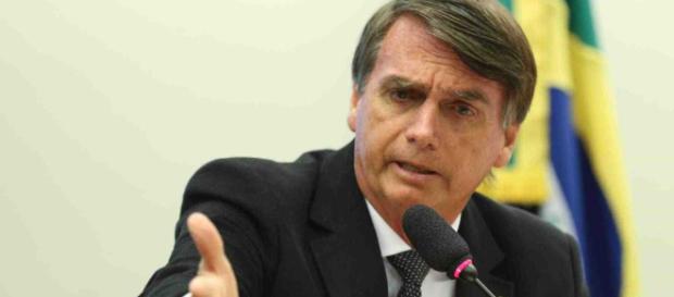 Professor tira sarro de saúde de Bolsonaro - (Foto: Fabio Rodrigues Pozzebom/Agência Brasil) Professor tira sarro de saúde de Bolsonaro - (Foto: Fabio Rodrigues Pozzebom/Agência Brasil)
