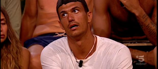 Yuri è il quinto eliminato dell'isola dei famosi Yuri è il quinto eliminato dell'isola dei famosi