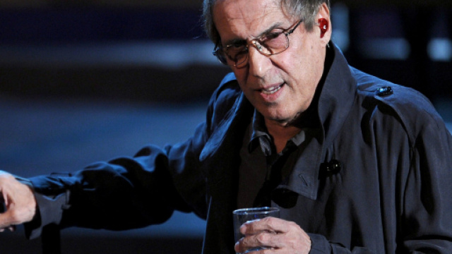 Adriano Celentano, sospeso lo show.