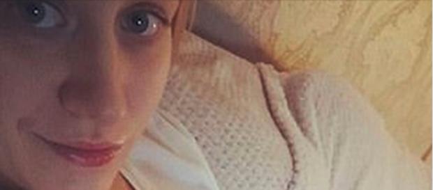 Le tolgono il feto dalla pancia, lo operano e poi lo rimettono dentro: mamma e figlio stanno bene - Il Mattino Le tolgono il feto dalla pancia, lo operano e poi lo rimettono dentro: mamma e figlio stanno bene - Il Mattino