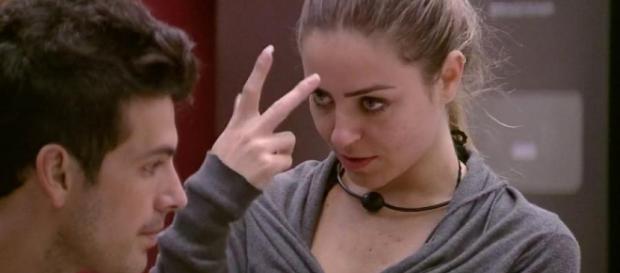 Paula e Maycon no BBB19 (Reprodução GloboPlay) Paula e Maycon no BBB19 (Reprodução GloboPlay)
