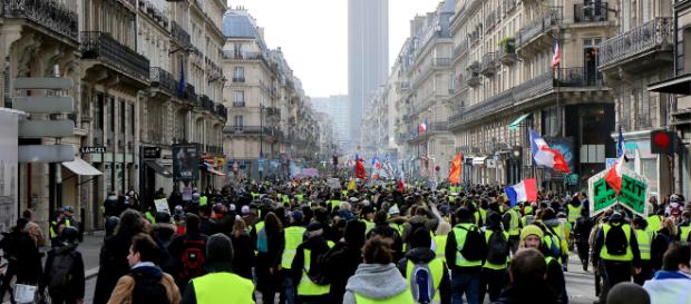 SONDAGE. 56% des Français demandent l'arrêt du mouvement des gilets jaunes - lejdd.fr SONDAGE. 56% des Français demandent l'arrêt du mouvement des gilets jaunes - lejdd.fr