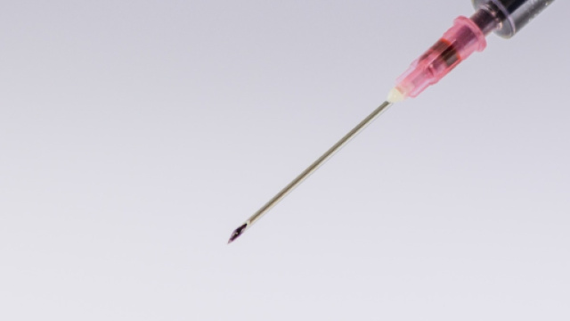 Madre infermiera ha levato un litro di sangue a settimana al figlio: scoperta, &egrave; stata condannata a quattro anni di reclusione.