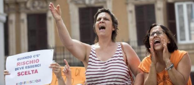 Mamma no vax, intervengono i carabinieri a Sassari Mamma no vax, intervengono i carabinieri a Sassari