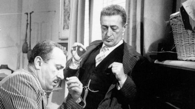 Totò, Peppino e la Malafemmina - la celebre scena della lettera ... - movieplayer.it