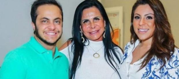 Gretchen com o filho Thammy e a nora Andressa Ferreira. (Foto: Reprodução Instagram) Gretchen com o filho Thammy e a nora Andressa Ferreira. (Foto: Reprodução Instagram)
