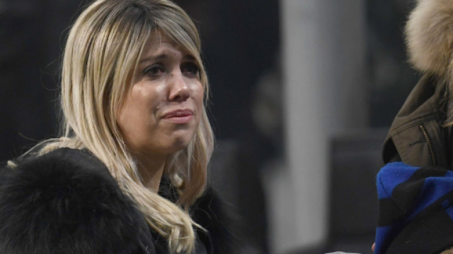 Inter, attimi di paura per Wanda Nara: un sasso contro la sua auto