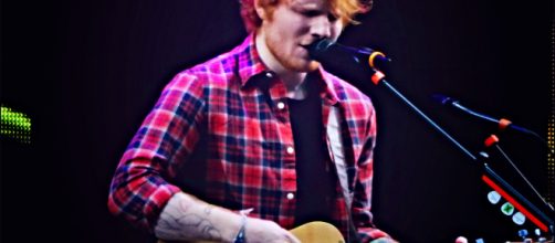 Ed Sheeran trouxe de volta para o Brasil a turnê "Divide" e lotou estádio em São Paulo (Arquivo Blasting News)
