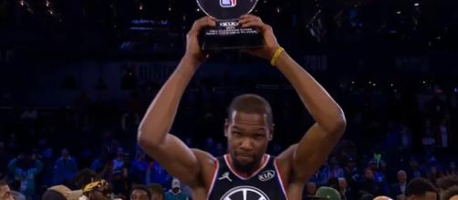 Kevin Durant won the 2019 NBA All-Star Game MVP Award on Sunday (Feb. 17). [Image via NBA/YouTube]