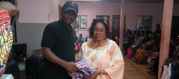 Le Maire de le CAY6 Jacques Yoki Onana et Mme Ester Effa (c) Darren Lambo Ebelle Le Maire de le CAY6 Jacques Yoki Onana et Mme Ester Effa (c) Darren Lambo Ebelle