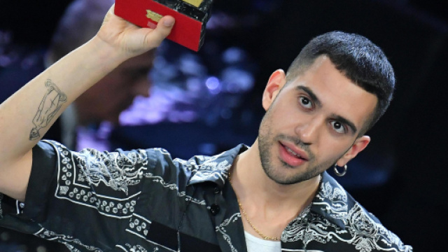 Mahmood sui rumors sulla sua omosessualità: 'Non mi pongo il problema, sono fidanzato'