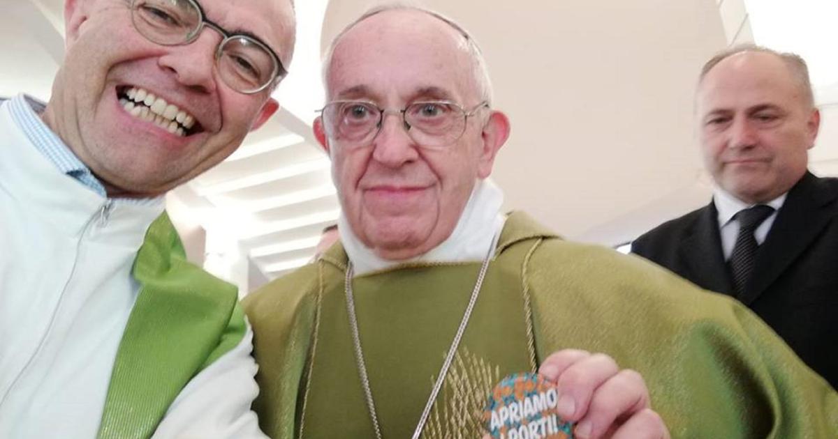 Salvini a Papa Francesco sul selfie: 'Lui pensi alle anime ...