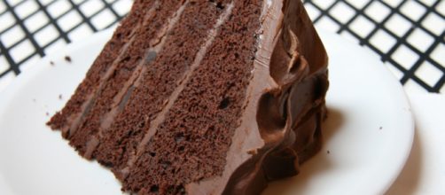 Ricetta devil food cake con ganache al cioccolato.