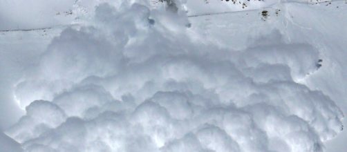 Svizzera, valanga sulla pista da sci: diverse persone intrappolate sotto la neve