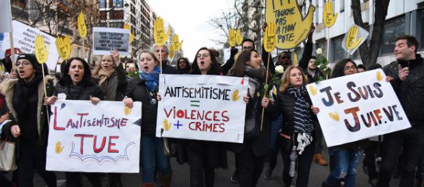 Emmanuel Macron ne se rendra pas à la marche contre l'antisémitisme organisée place de la République. Emmanuel Macron ne se rendra pas à la marche contre l'antisémitisme organisée place de la République.