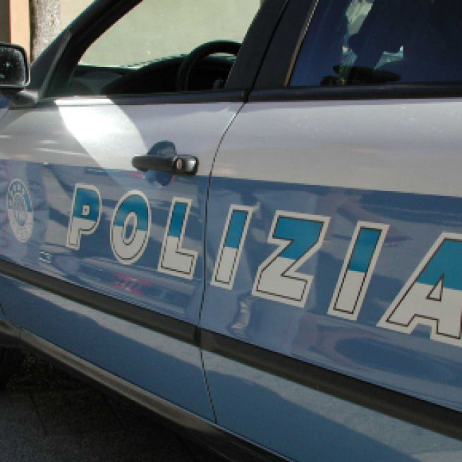 Cosenza, rapina un'anziana signora e poi si da alla fuga smarrendo il documento