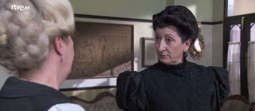 Trame Una Vita: Ursula acquista la sartoria della madre di Simon