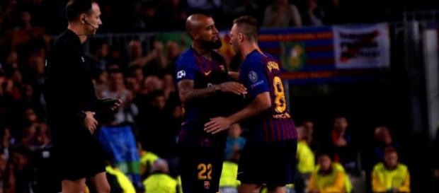 Arturo Vidal y Arthur Melo son variantes de lujo a las que recurre Valverde cada tres días. Foto cortesía Mundo Deportivo Arturo Vidal y Arthur Melo son variantes de lujo a las que recurre Valverde cada tres días. Foto cortesía Mundo Deportivo