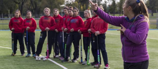 Deportes en niños y adolescentes deben ser supervisados por un entrenador profesional. Deportes en niños y adolescentes deben ser supervisados por un entrenador profesional.