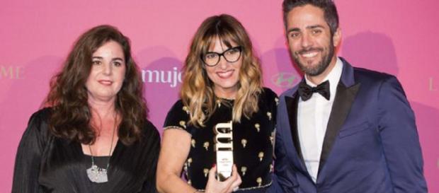 Galera, con Elena Gris, de Hyundai, y Roberto Leal en un acto público Galera, con Elena Gris, de Hyundai, y Roberto Leal en un acto público