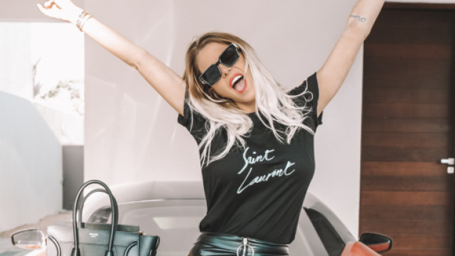 Jessica critiquée pour des photos à Dubai