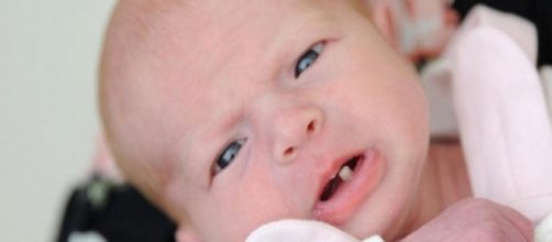 A bebê Avery Green nasceu com um dente na gengiva inferior. (Fonte: Arquivo pessoal)