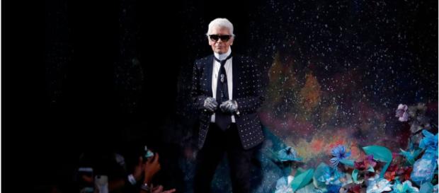 Karl Lagerfeld en una foto de archivo Karl Lagerfeld en una foto de archivo