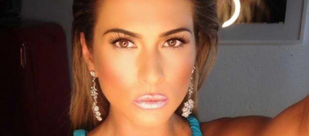 Livia Andrade se irrita com acusações na web (Reprodução Instagram oficial) Livia Andrade se irrita com acusações na web (Reprodução Instagram oficial)