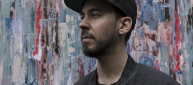 Mike Shinoda non esclude la possibilità di un nuovo cantante Mike Shinoda non esclude la possibilità di un nuovo cantante