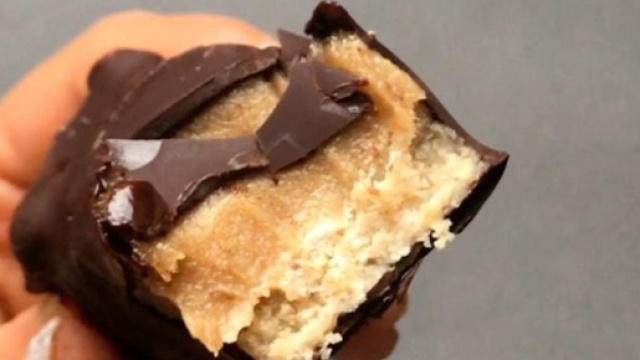 Snickers vegani fatti in casa.