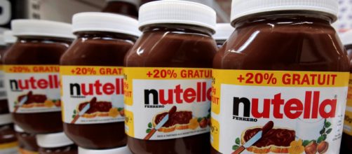 Francia, fermata la produzione di Nutella e Kinder Bueno: 'Problema di qualità'