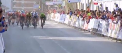 La volata vincente di Matteo Trentin nella seconda Tappa della Vuelta a Andalucia