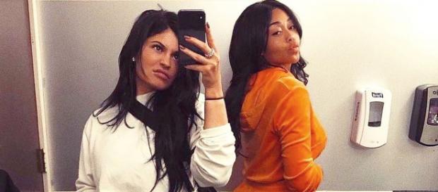 Anéantie par la trahison de sa meilleure amie Jordyn Woods, Kylie Jenner la force à déménager de chez elle. Anéantie par la trahison de sa meilleure amie Jordyn Woods, Kylie Jenner la force à déménager de chez elle.