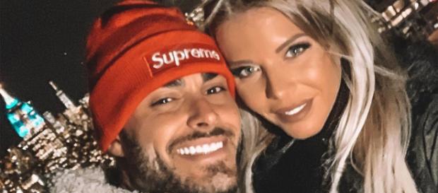 Déçu par son voyage loin de Jessica, Thibault décide d'écourter ses vacances en Thaïlande Déçu par son voyage loin de Jessica, Thibault décide d'écourter ses vacances en Thaïlande