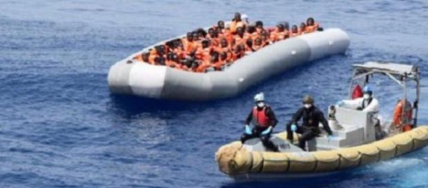 Prezzi e offerte degli scafisti per i migranti presenti su internet Prezzi e offerte degli scafisti per i migranti presenti su internet