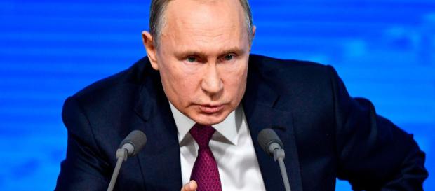 Vladimir Putin avverte gli Usa sul riposizionamento dei missili. Vladimir Putin avverte gli Usa sul riposizionamento dei missili.