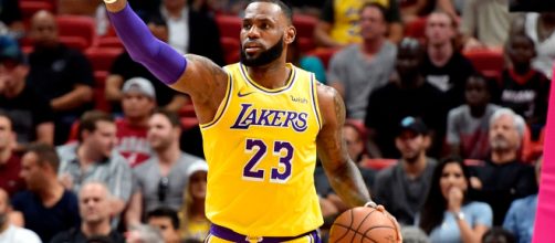 LeBron James decisivo nella vittoria dei Lakers